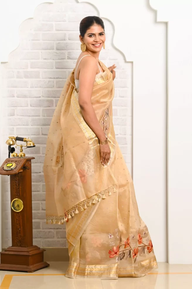 BEIGE BANARSI EMBELLISHED SAREE WITH BELT – Swish By Dolcy & Simran