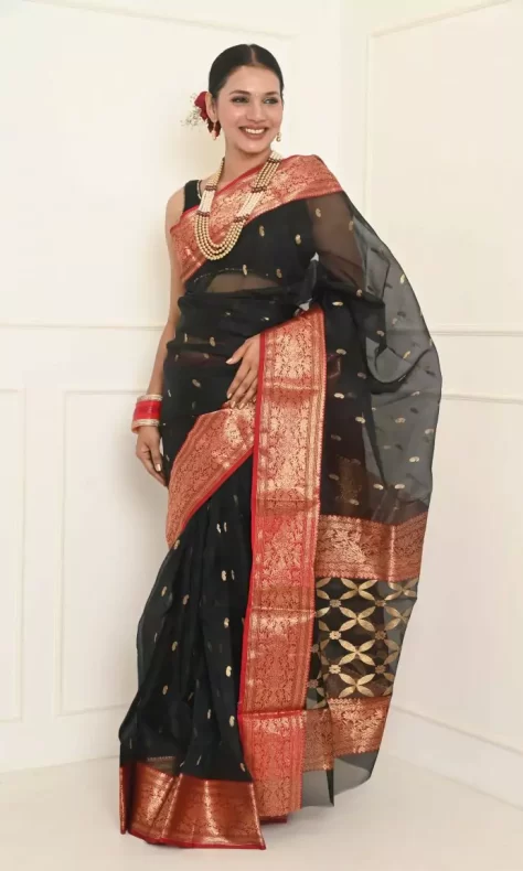 Buy PITHAVADIWALA Self Design Temple Border Woven Solid Kanjivaram  Dharmavaram Jacquard Pure Silk Saree BLACK Online at Best Prices in India -  JioMart.