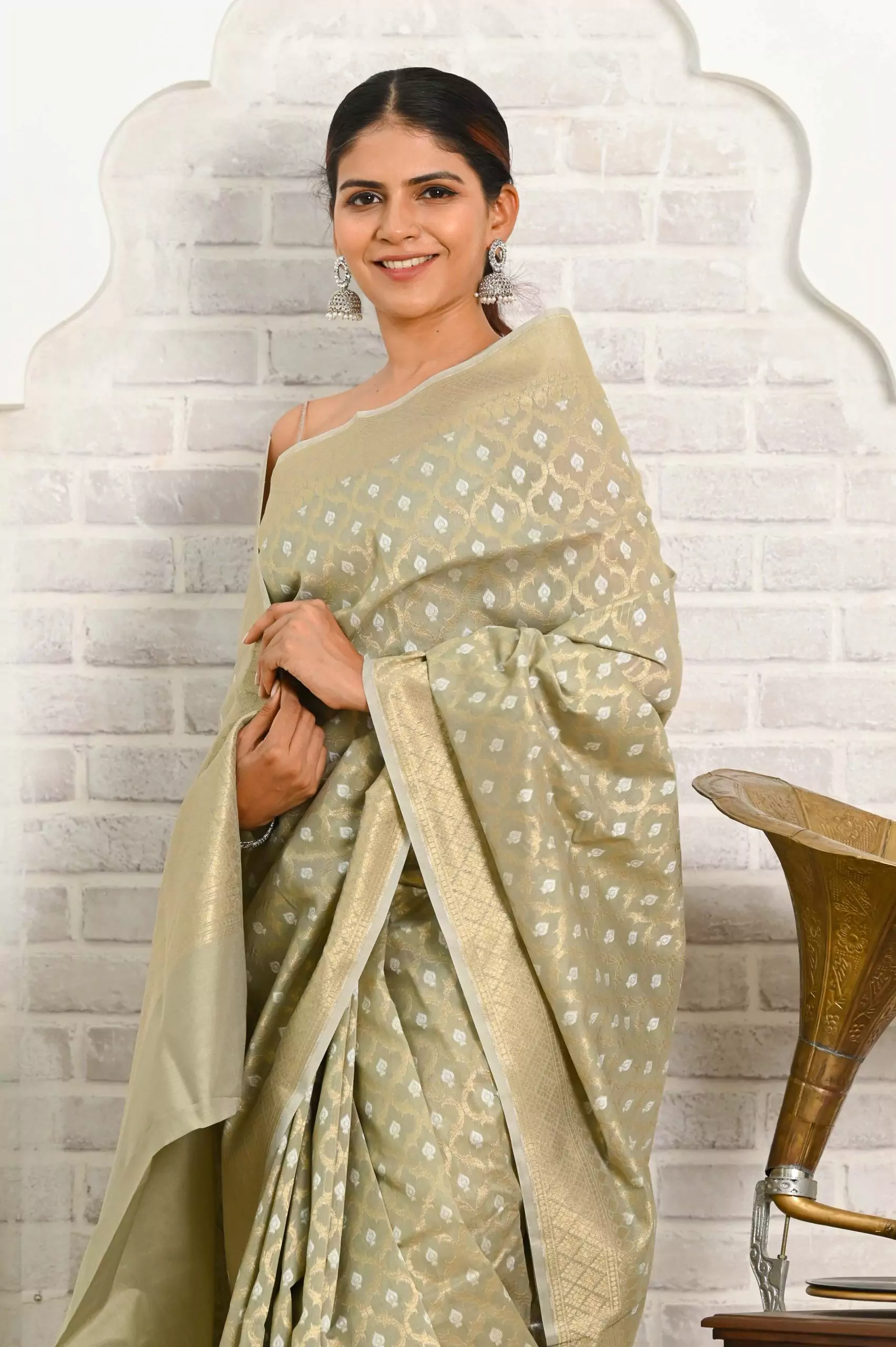 Our handwoven mint green silk banarasi saree is the perfect addition to  your wedding wardrobe. Exquisitely crafted with detailed paan b... |  Instagram
