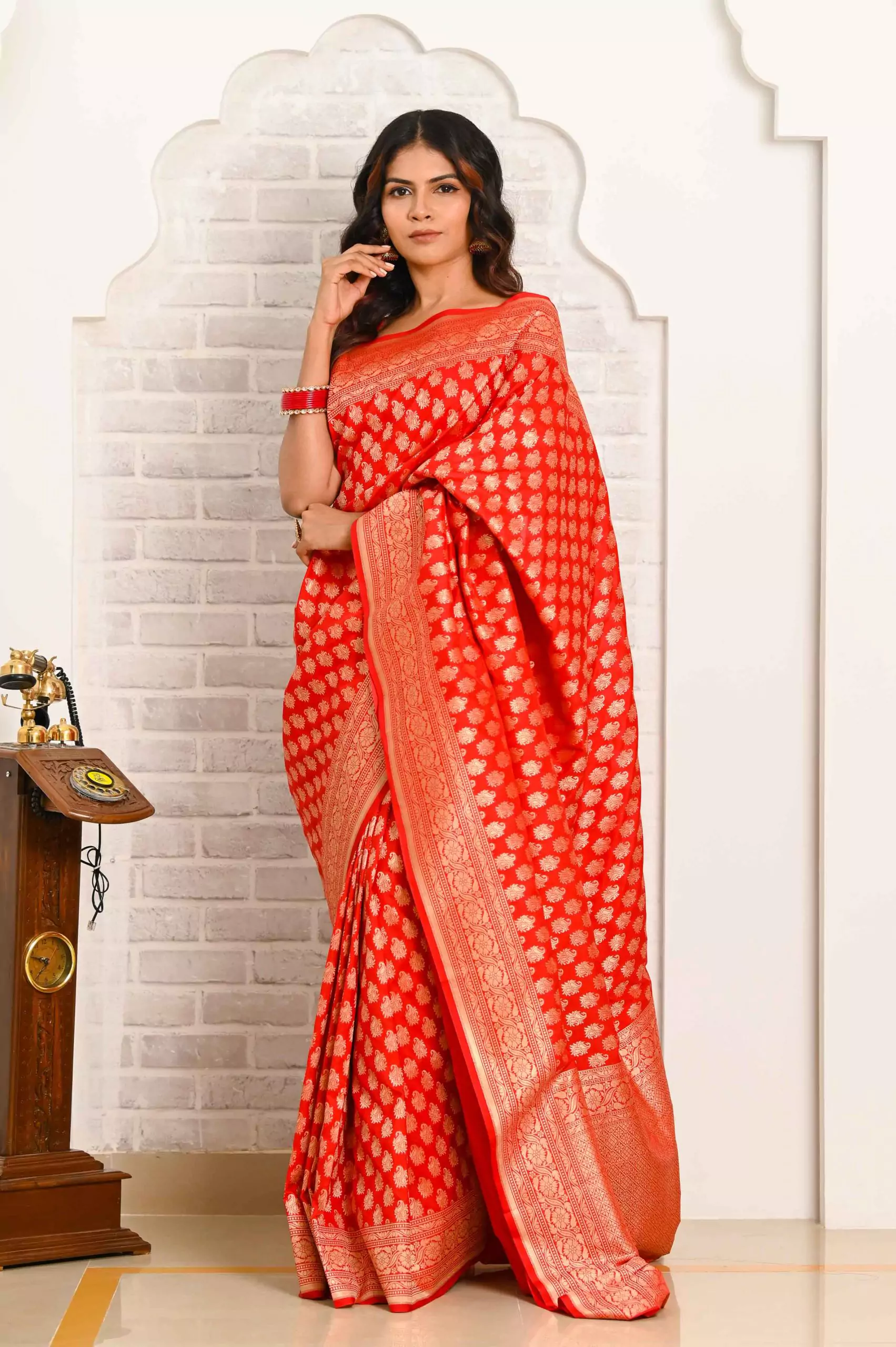 Banarasi Silk Woven Saree With Heavy Pallu For Women – Cygnus Fashion