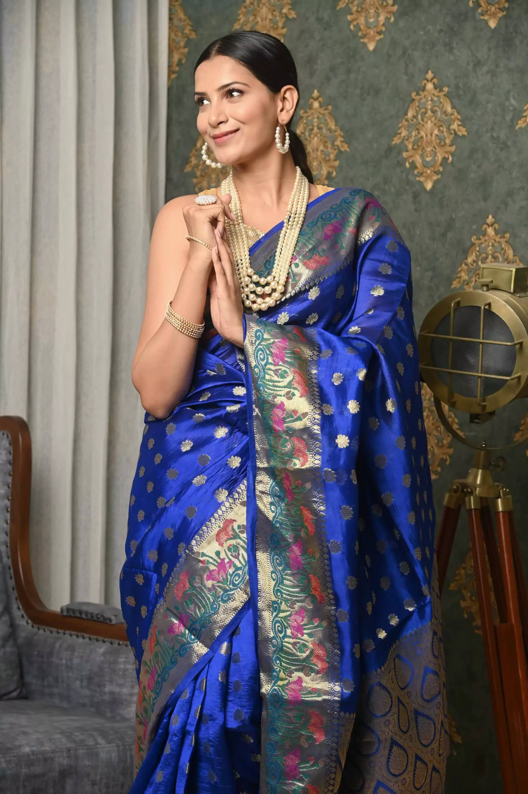 Multicolor EMBROIDERED,HANDWORK Royal Blue Banarasi Saree, Machine, With  Blouse Piece at Rs 3295 in Surat